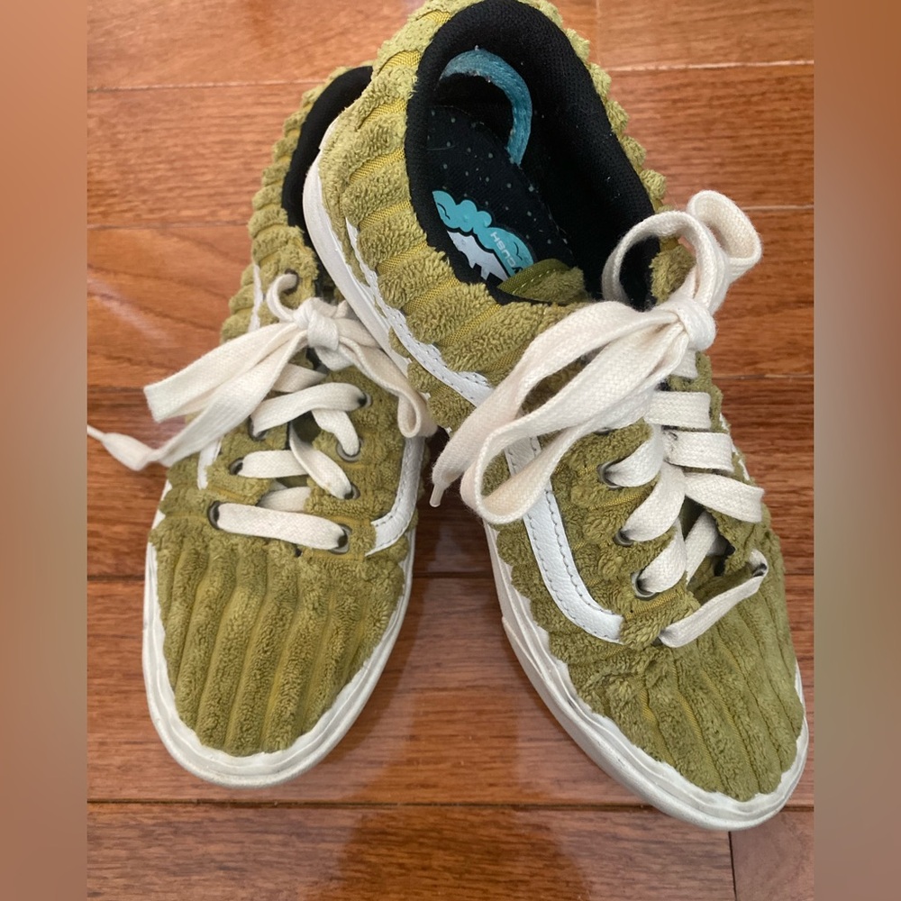 Vans ComfyCush Old Skool Corduroy Sneakers Green White Women’s 7 - Picture 9 of 9
